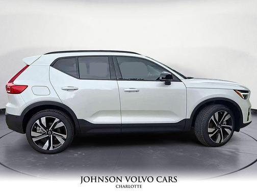 2026 Volvo XC40 B5 Ultra