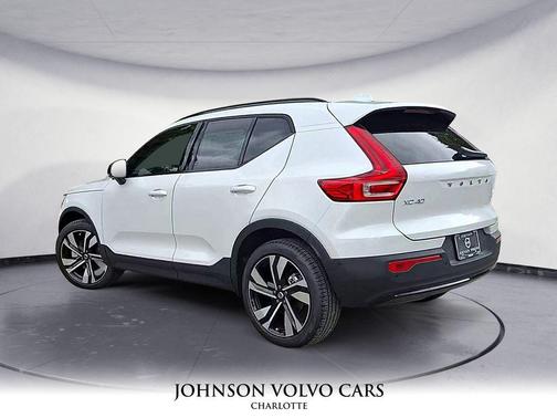 2026 Volvo XC40 B5 Ultra