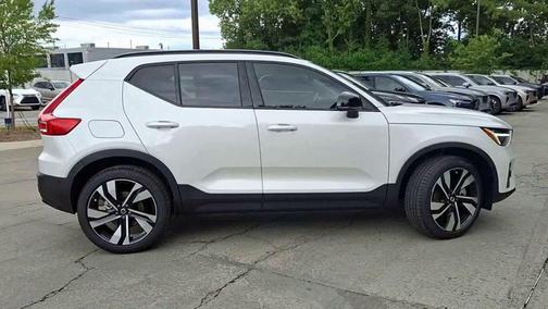 2026 Volvo XC40 B5 Ultra