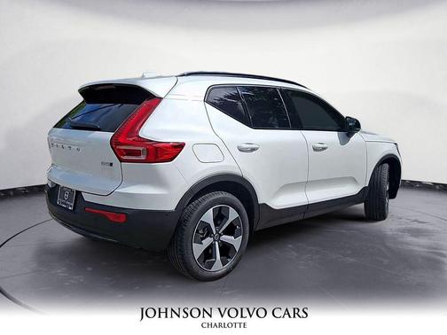 2026 Volvo XC40 B5 Plus