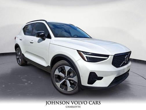 2026 Volvo XC40 B5 Plus