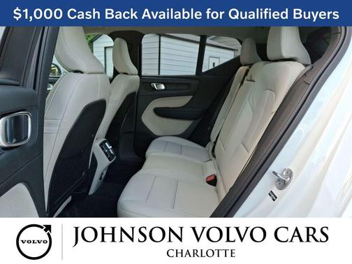 Crystal White 2026 Volvo XC40 Ultra, B5 AWD Gas (mild hybrid), Dark