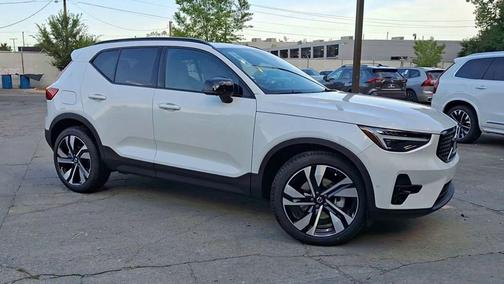2026 Volvo XC40 B5 Ultra