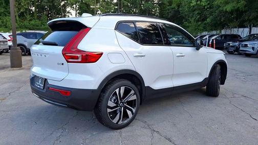 2026 Volvo XC40 B5 Ultra