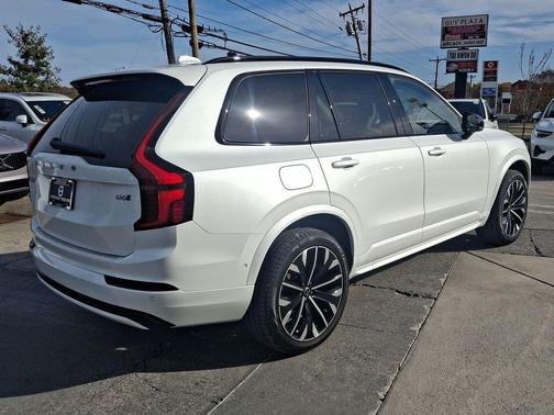 2026 Volvo XC90 B6 Ultra Dark Theme 7-Seater