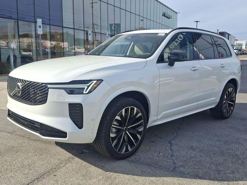 2026 Volvo XC90 B6 Ultra Dark Theme 7-Seater