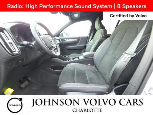 Crystal White Pearl 2025 Volvo XC40 B5 Plus Dark Theme