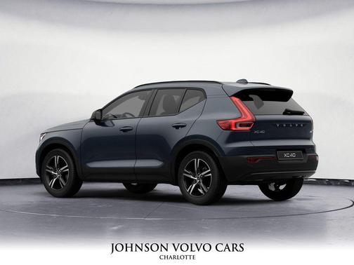 2026 Volvo XC40 B4 Core
