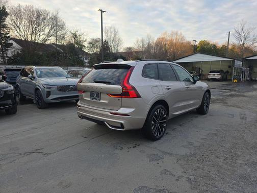 2026 Volvo XC60 B5 Ultra