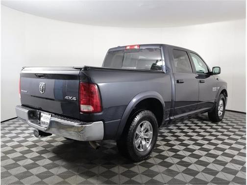 Photo 5 of 40 of 2018 RAM 1500 SLT