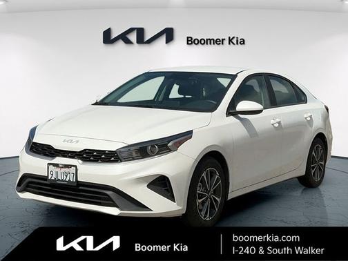 Snow White Pearl 2024 Kia Forte LXS