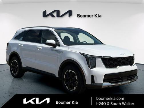 White Pearl 2024 Kia Sorento S
