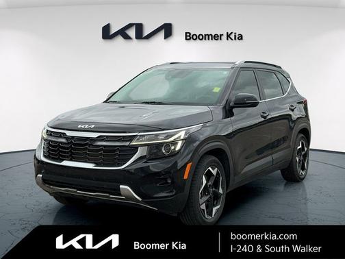 Black 2024 Kia Seltos EX