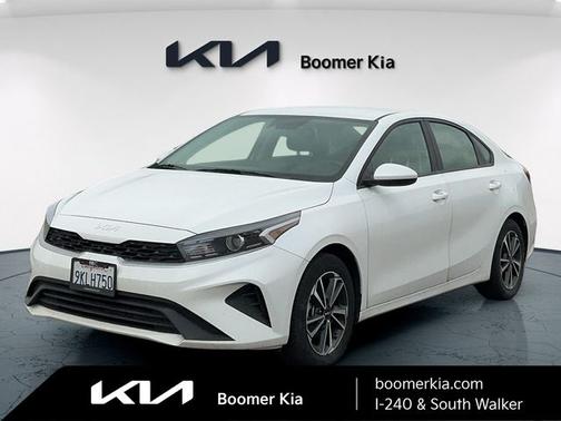 Snow White Pearl 2024 Kia Forte LXS