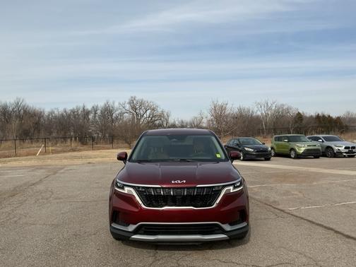 2023 Kia Carnival LX