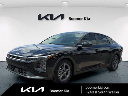 Aurora Black 2025 Kia K4 LXS