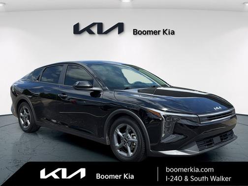 Aurora Black 2025 Kia K4 LXS