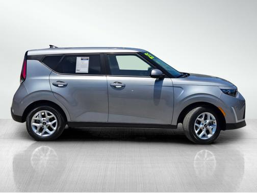 Gravity Gray 2025 Kia Soul LX
