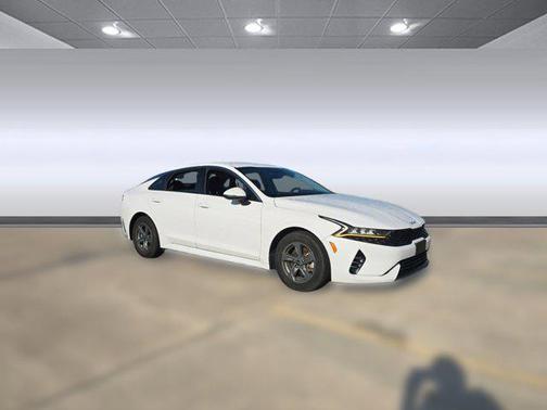 2022 Kia K5 LX