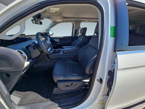 2025 Ford Expedition Max Active 4x2