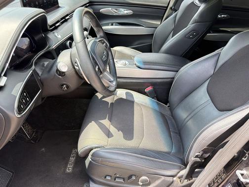 Vik Black 2023 Genesis GV70 2.5T AWD
