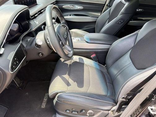 Vik Black 2023 Genesis GV70 2.5T AWD
