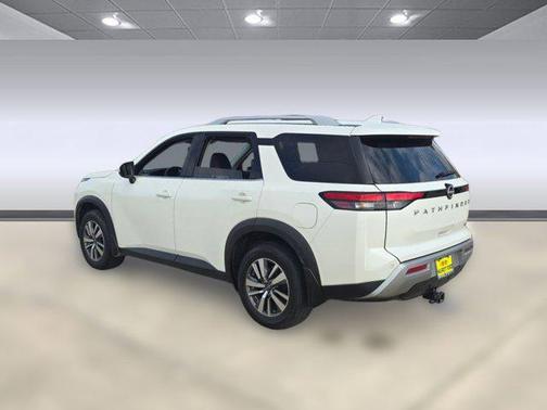 2024 Nissan Pathfinder SL FWD