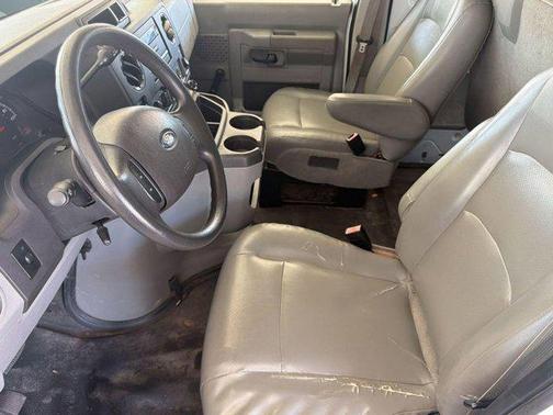 2012 Ford E350 Super Duty XL