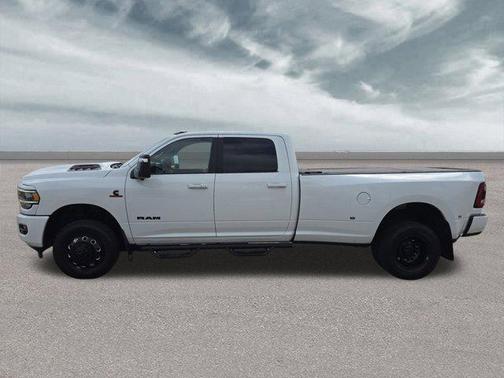 2023 RAM 3500 Laramie Crew Cab 4x4 8' Box