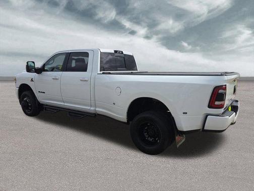 2023 RAM 3500 Laramie Crew Cab 4x4 8' Box