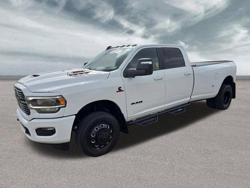 2023 RAM 3500 Laramie Crew Cab 4x4 8' Box