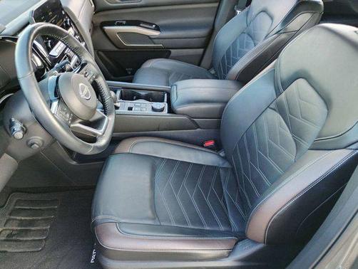 2024 Nissan Pathfinder Platinum