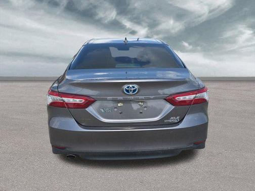 2020 Toyota Camry Hybrid XLE