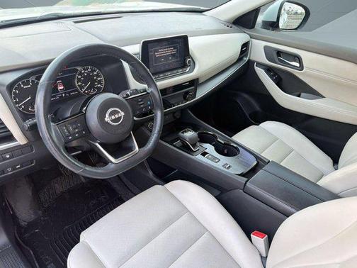 Pearl White Tricoat 2023 Nissan Rogue SV
