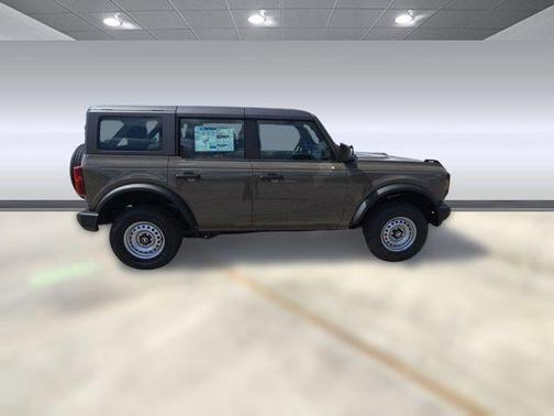 2025 Ford Bronco Base 4 Door 4x4