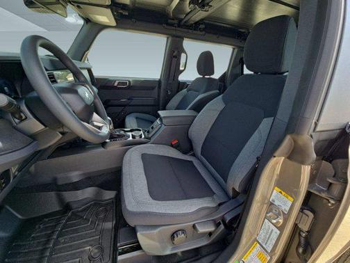 2025 Ford Bronco Base 4 Door 4x4