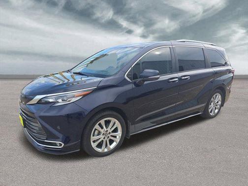 2022 Toyota Sienna Platinum 7 Passenger