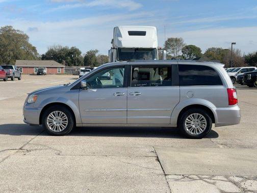 2014 Chrysler Town & Country Limited