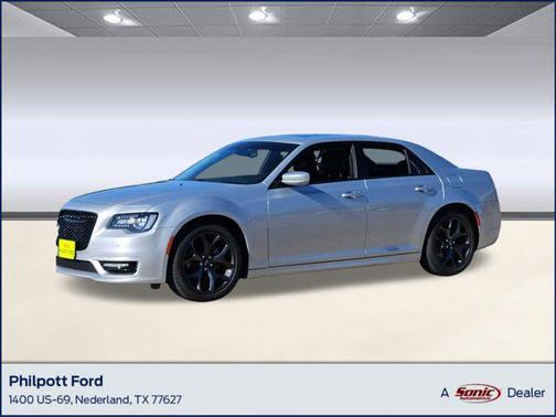 2023 Chrysler 300 Touring
