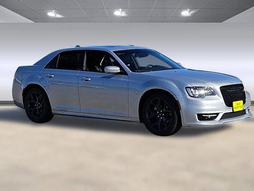 2023 Chrysler 300 Touring