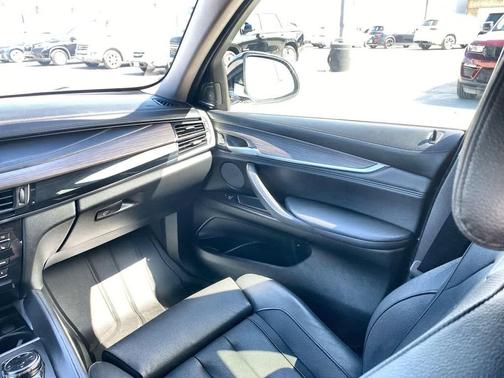 Alpine White 2016 BMW X6 xDrive50i