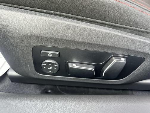 2025 BMW M240 i xDrive