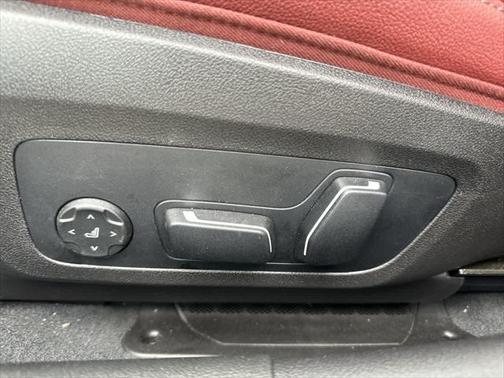 2025 BMW 330 i xDrive