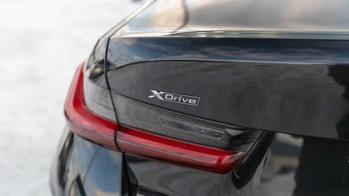 2025 BMW 330 xDrive