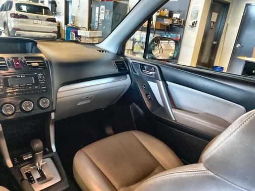 Satin White Pearl 2015 Subaru Forester 2.5i Limited