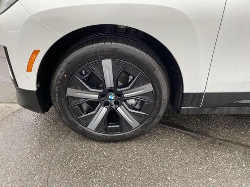 2023 BMW iX xDrive50