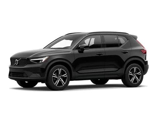 2024 Volvo XC40 B5 Core Dark Theme