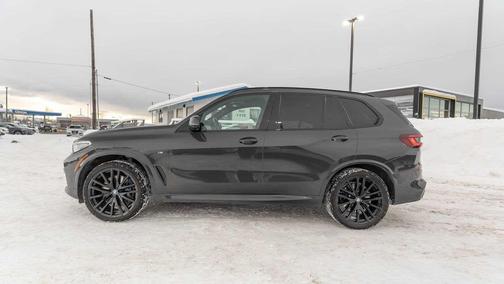2021 BMW X5 M50i