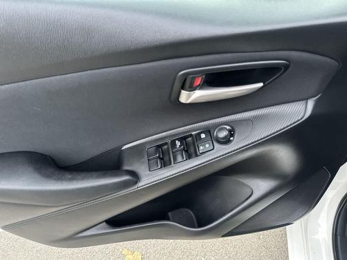 2020 Toyota Yaris Sedan LE