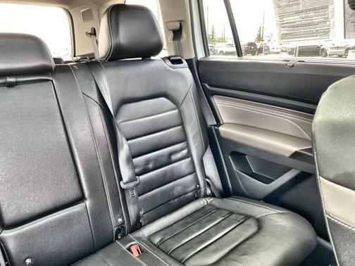 Opal White Pearl 2023 Volkswagen Atlas 3.6L SEL Premium